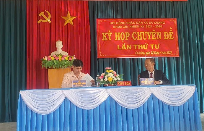 HĐND xã Ea Kuăng thông qua nghị quyết sắp xếp đơn vị hành chính cấp tỉnh và cấp xã.